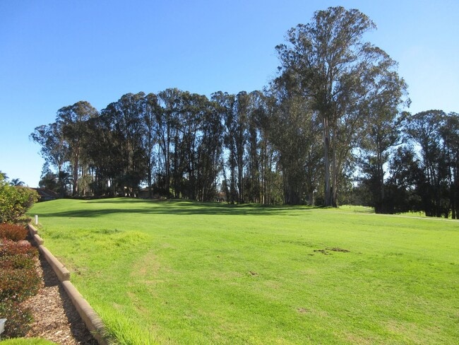 Building Photo - 2 bed 2 bath on Blacklake Golf Course