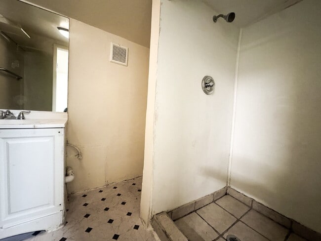 Building Photo - “1-Bedroom, 1-Bath Apartment in Yuma”