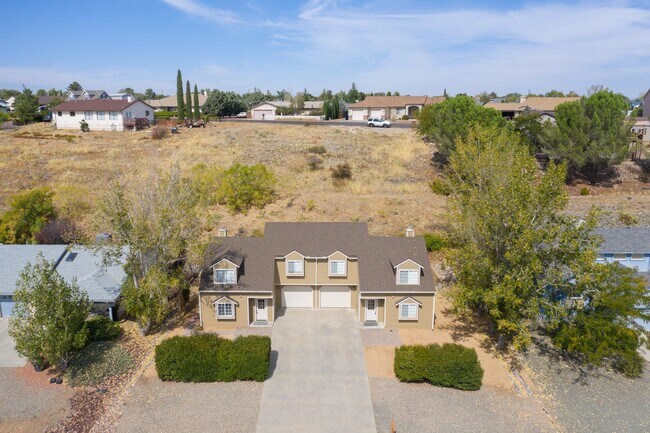 Building Photo - 9100 E Lakeshore Dr
