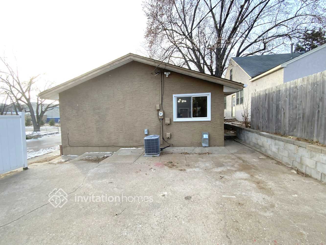 Building Photo - 401 42nd Ave NE