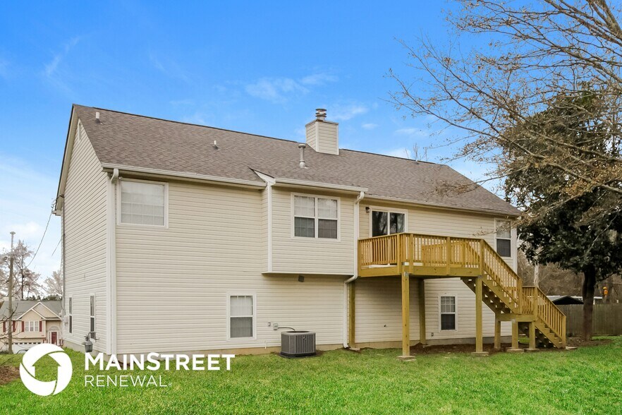 Building Photo - 7220 Myrtle Ln