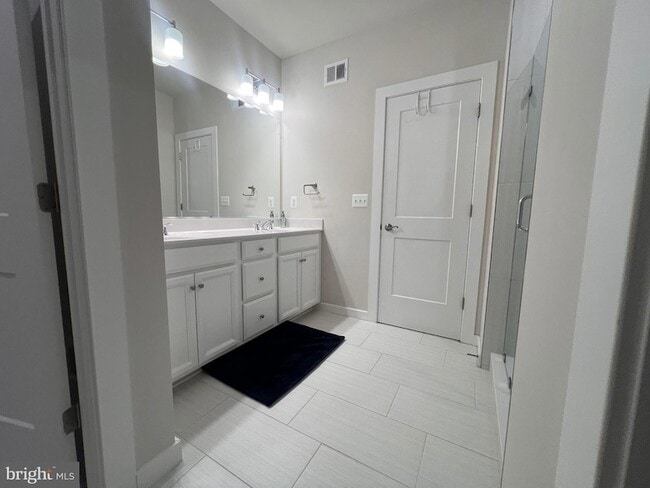 Building Photo - 44625 Wolfhound Sq