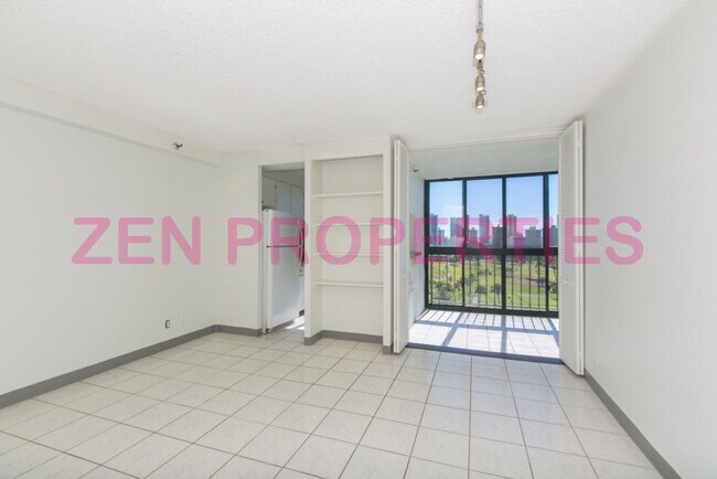 Building Photo - a 2 bdrm, 2 bath unit with 2 prkg at Fairway House for rent