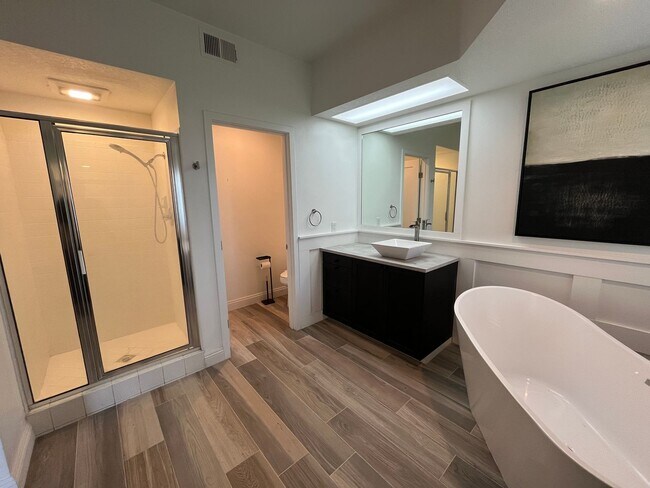 Building Photo - Long Term - 3 Bed 2 Bath in Desert Falls!