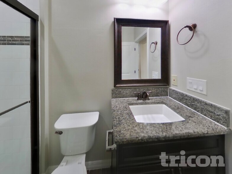 Building Photo - 33164 Whisper Pointe Dr