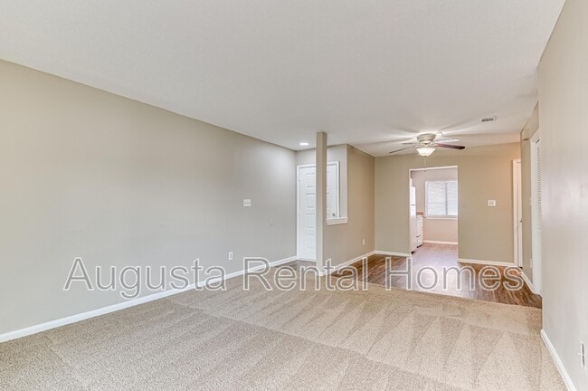 Building Photo - 2818 Thomas Ln