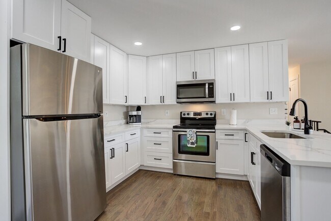 Building Photo - Enjoy Life in the Heart of Arvada!!!