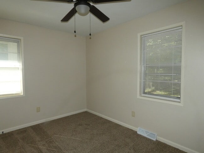 Building Photo - Beautifully Updated Property In North Kans...