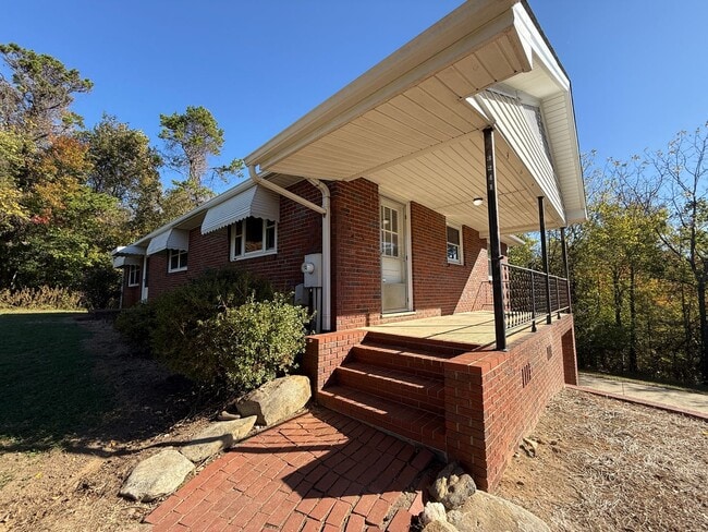 Building Photo - 3241 Harper Rd