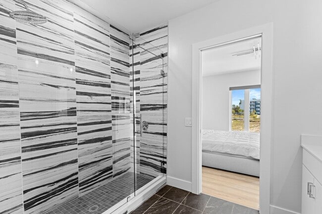Building Photo - Exclusive Townhome in The Vue at Celebration Pointe