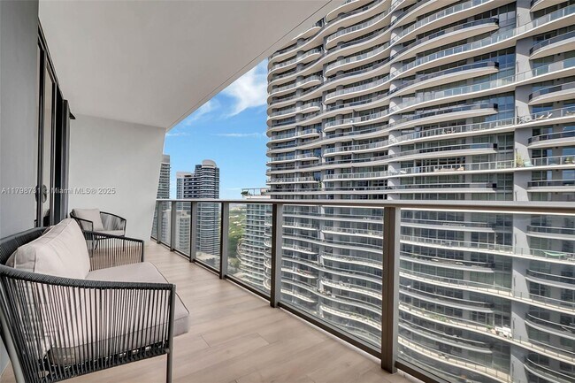 Building Photo - 1010 Brickell Ave