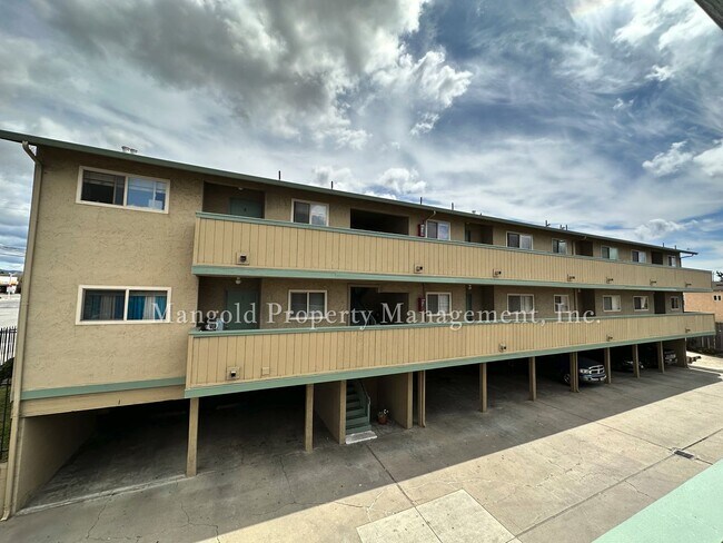 Building Photo - 618san