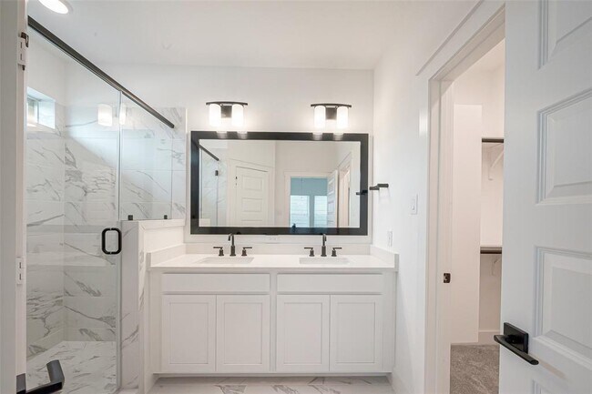 Building Photo - 15123 Parkland Canyon Dr