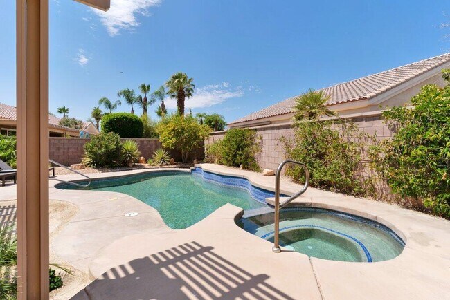 Building Photo - 39357 Mirage Cir