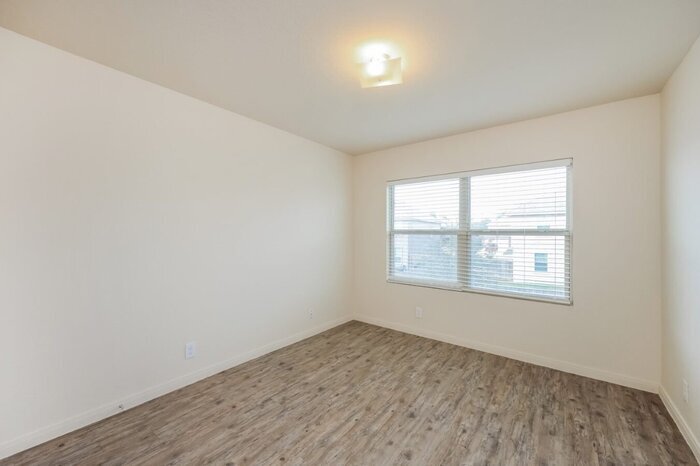 Building Photo - 4915 War Horse Dr