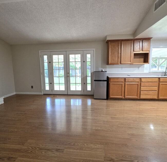 Building Photo - 4BD/2.5BA Single Story, Court Location on Walnut Creek Border