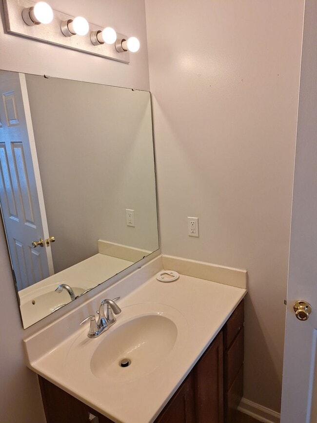 Building Photo - Wonderful Four Bedroom Home Located in Nor...