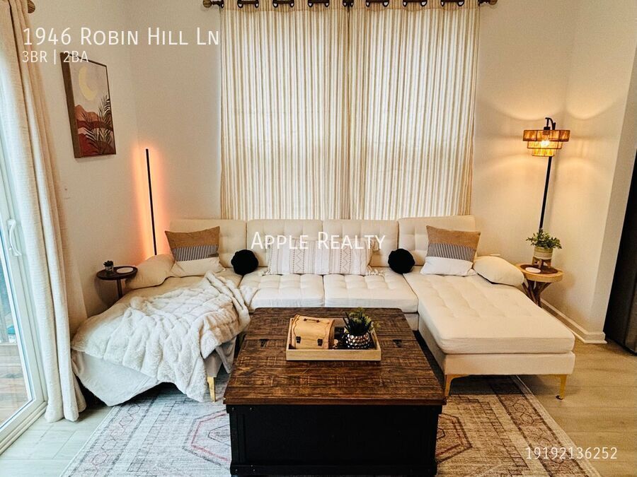 Building Photo - 1946 Robin Hill Ln