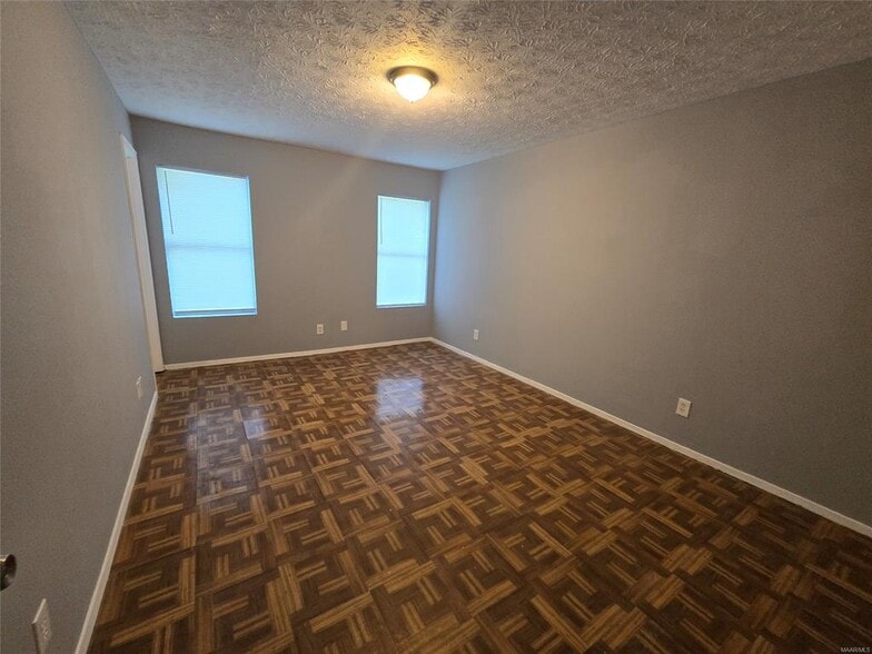 Building Photo - 3224 Raintree Dr