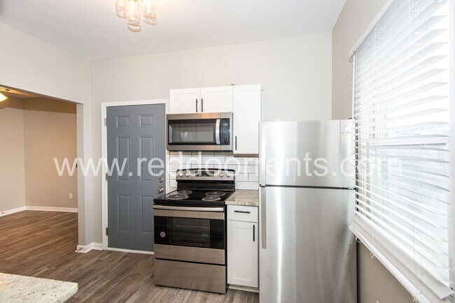 Building Photo - 1329 E Market St