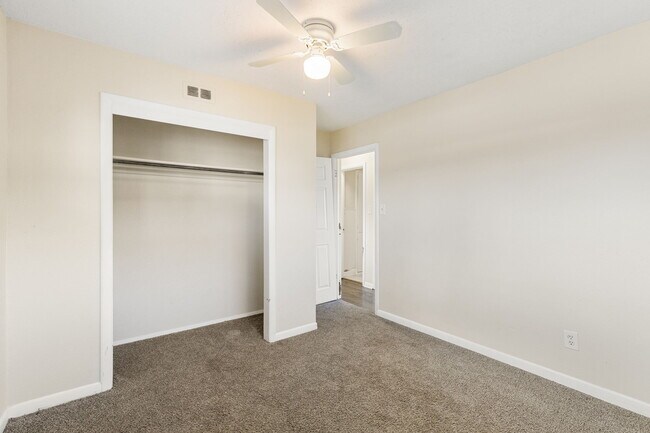 Building Photo - 2204 Cooper Ave