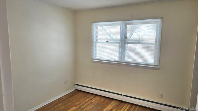 Building Photo - 1 Elvira Ct