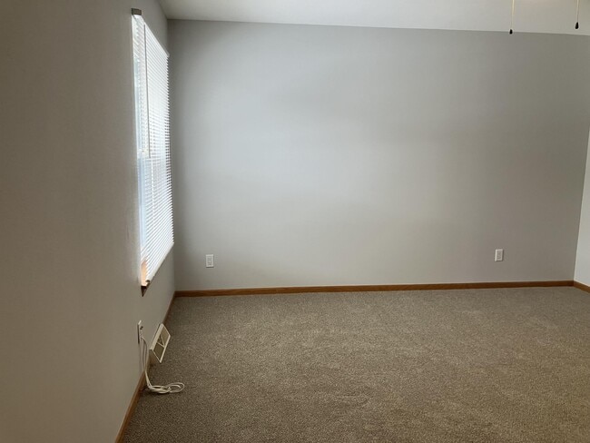 Building Photo - 1442 Oriole Dr