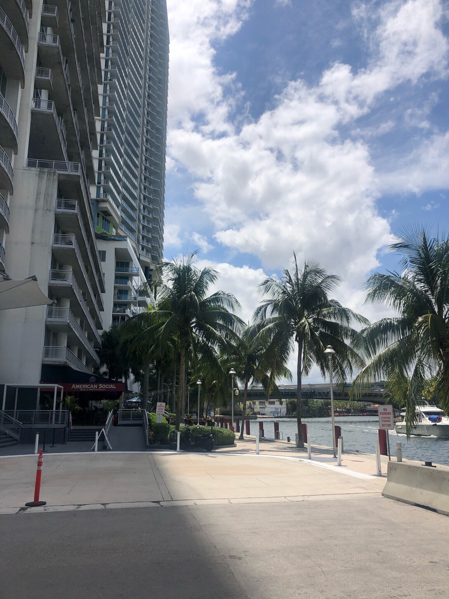 Building Photo - 690 SW 1st Ave