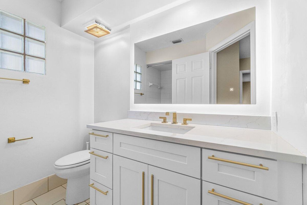 Building Photo - 23458 Torre Cir