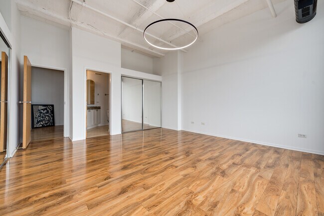 Building Photo - 1322 S Wabash Ave