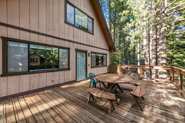 Building Photo - 1517 Plumas Cir