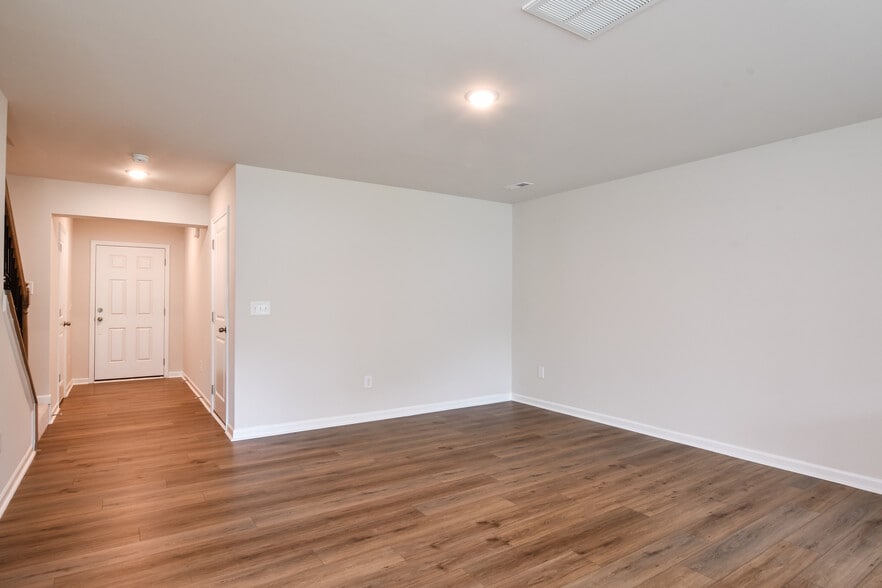 Building Photo - 717 McKissick Dr