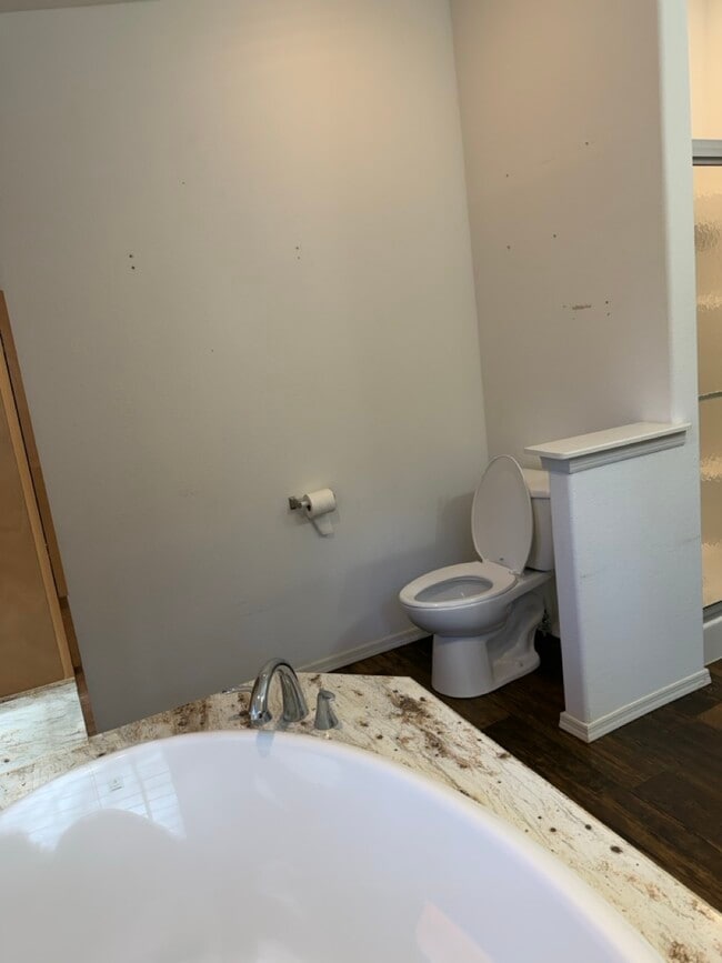 Building Photo - 13345 Pasquale Rd