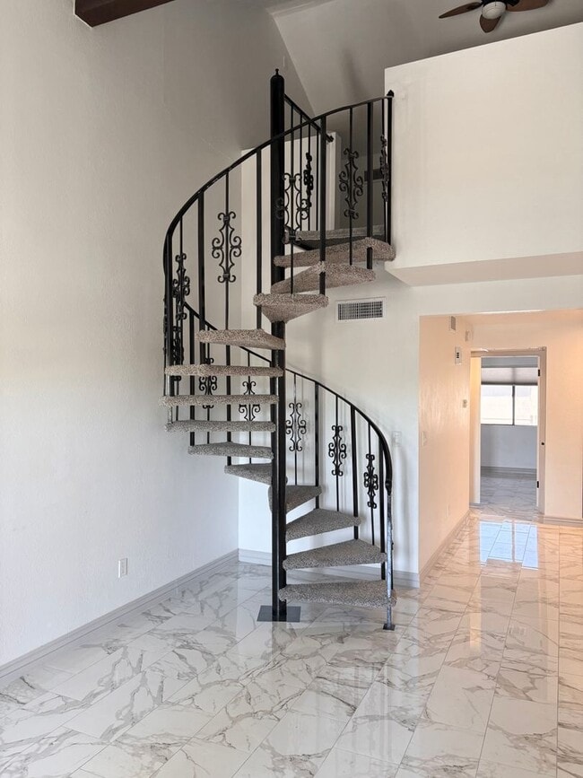 Building Photo - **SLEEK 1 BEDROOM/1 BATHROOM/LOFT/1 CAR GARAGE CONDO IN MESA (BROWN RD & CENTER ST)**