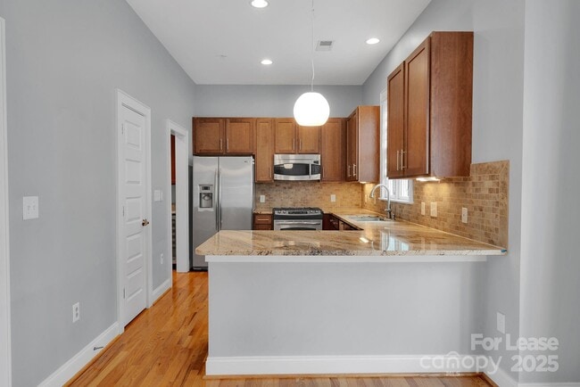 Building Photo - 336 Magnolia Ave