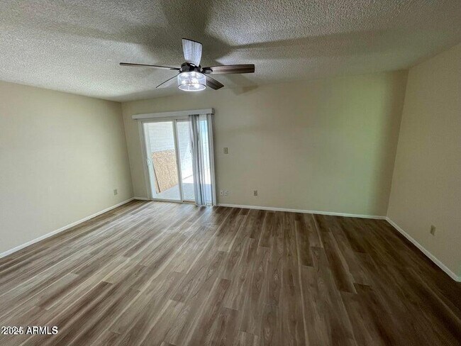Building Photo - 2709 S Alder Dr