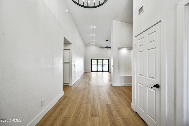 Building Photo - 12810 E Yucca St