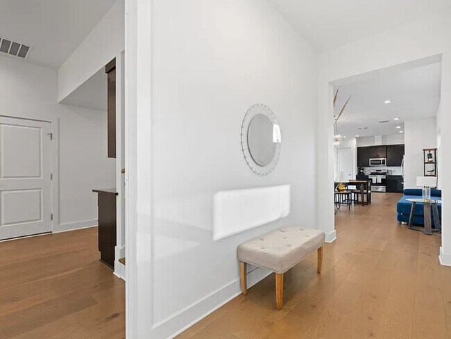 Building Photo - 2825 Townsend Dr