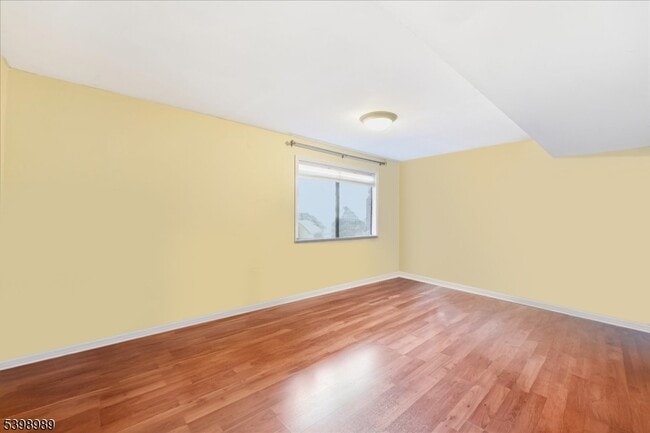 Building Photo - 65 Aspen Dr