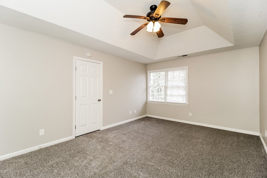 Building Photo - 5196 Olde Mill Dr NE