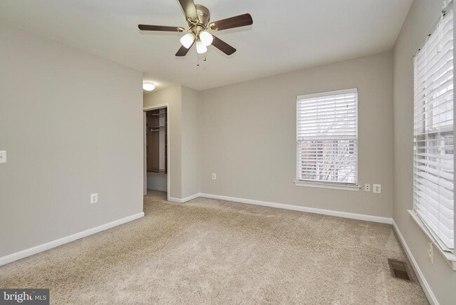 Building Photo - 22960 Fontwell Square