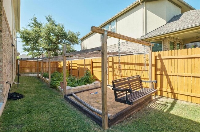 Building Photo - 4425 Cherry Bark Dr