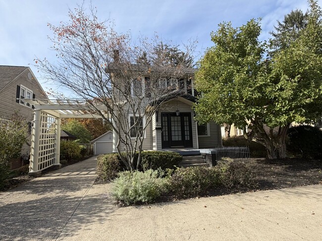 Building Photo - 2657 Dresden Rd