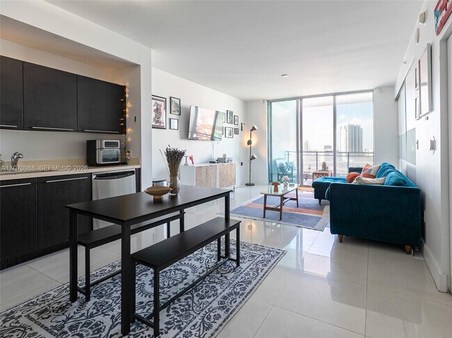 Building Photo - 90 SW 3rd St