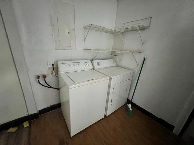 Building Photo - 347 NW 6th Ave