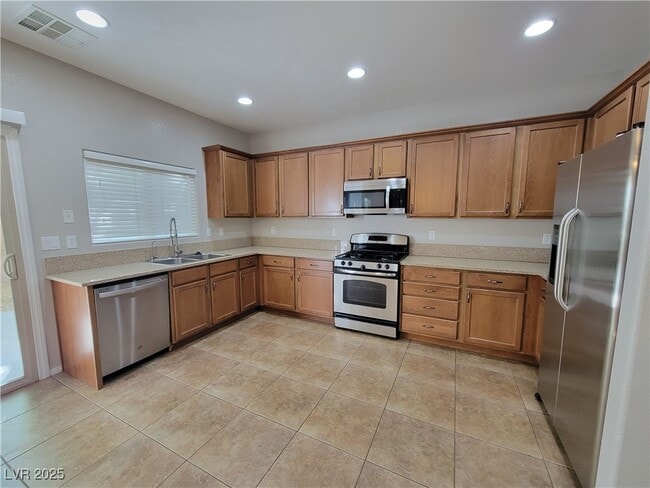 Building Photo - 10668 Moss Lake St