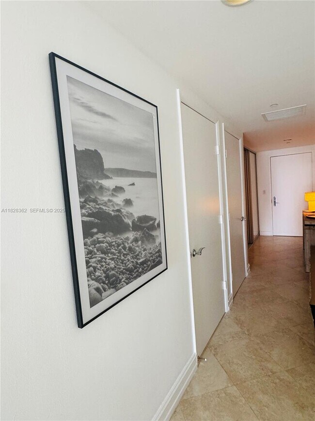 Building Photo - 1830 S Ocean Dr