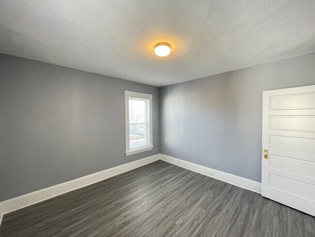 Building Photo - 301 Amory St