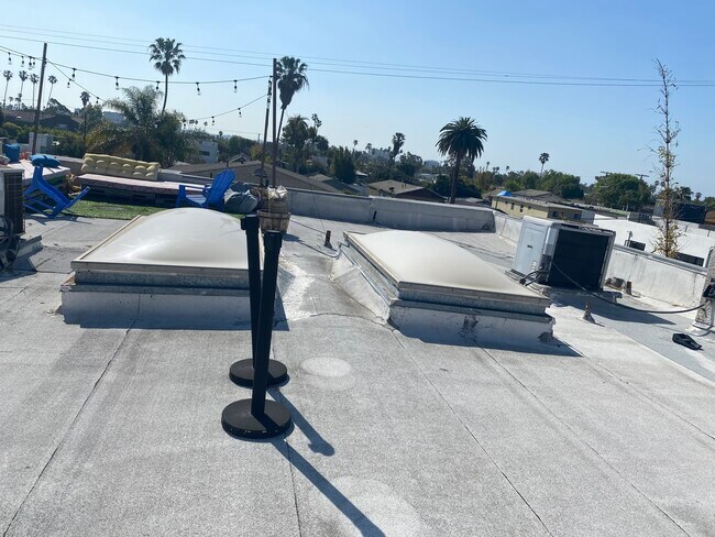 Flat roof - 640 Vernon Ave
