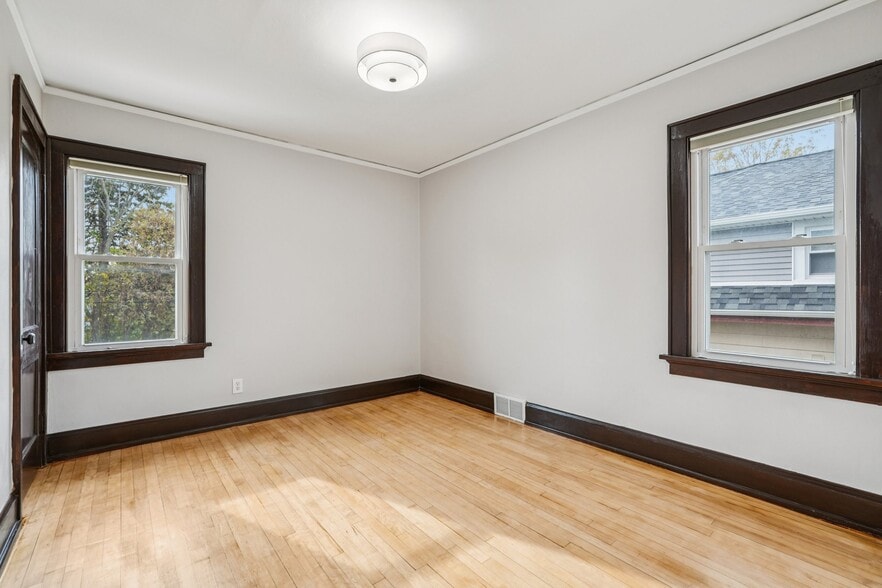 Bedroom 2 - 1705 W Custer Ave